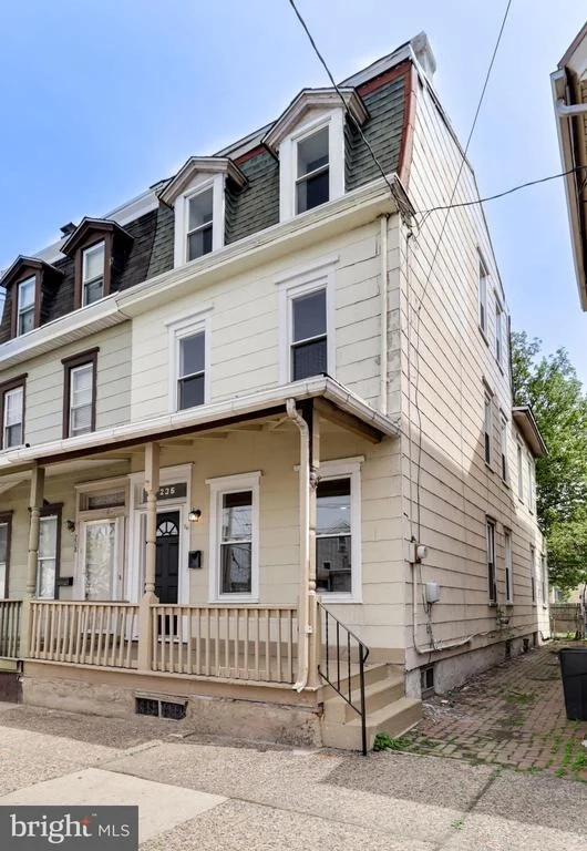 Photo of 236 N BROADWAY