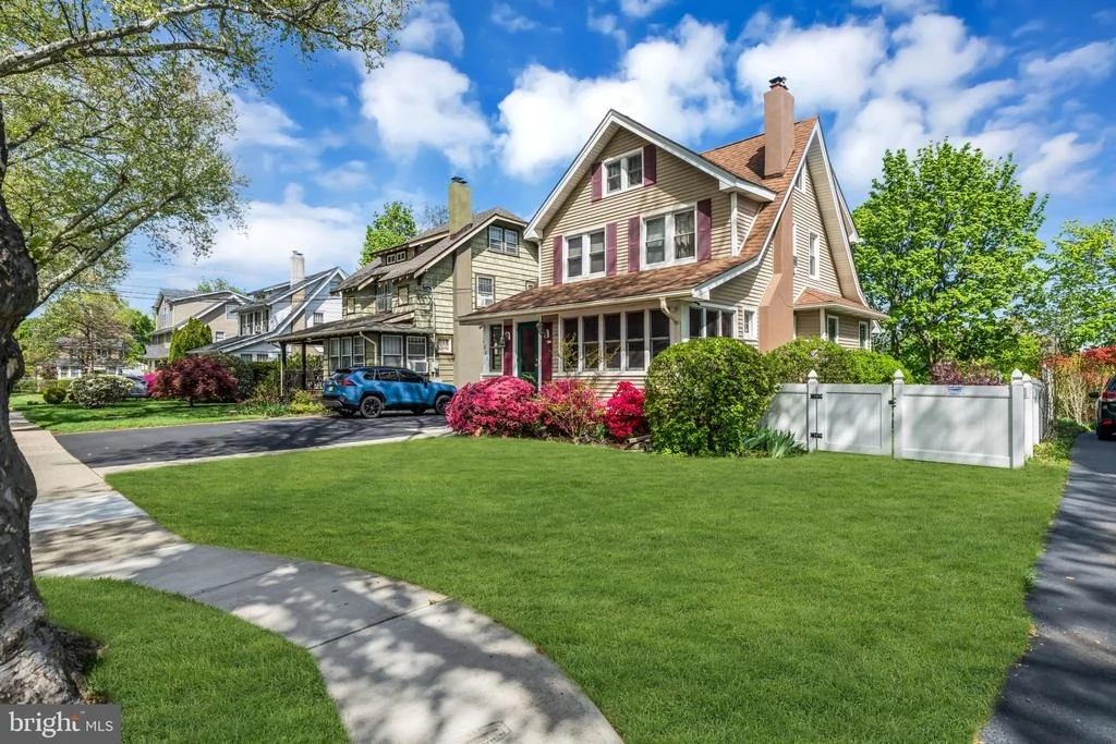 Photo of 1281 LONGFELLOW AVE
