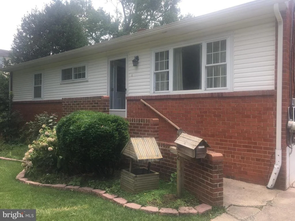 Photo of 3302 MOLINE ROAD
