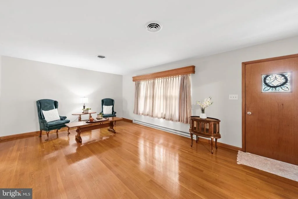 Photo of 325 CALVIN DRIVE