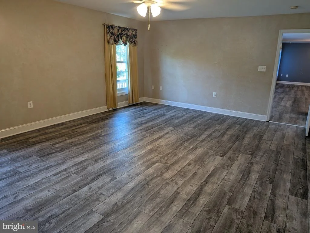 Photo of 823 WOODCREST LOOP