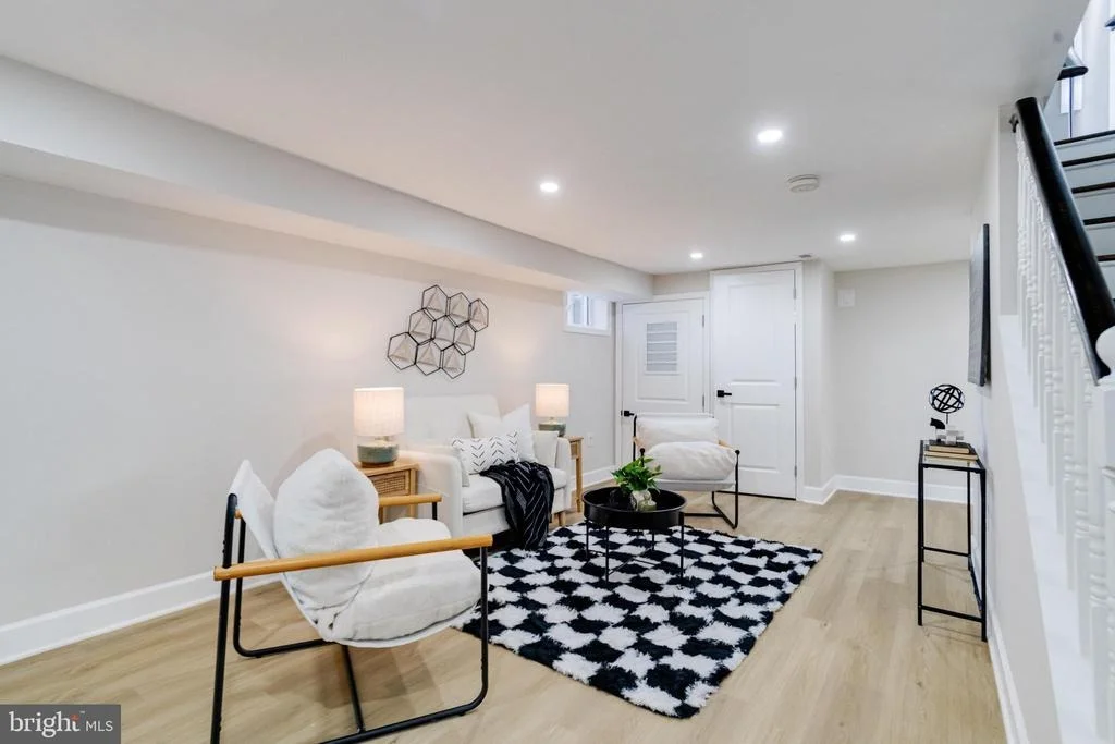 Photo of 605 WALNUT AVENUE