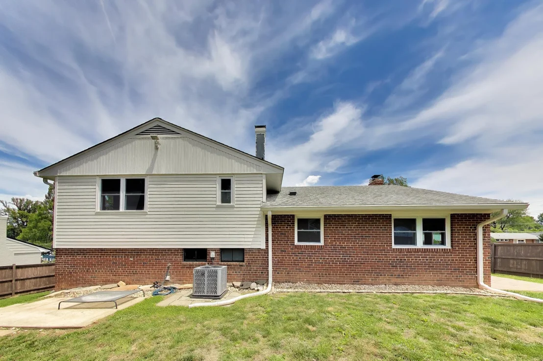 Photo of 5816 AMELIA STREET