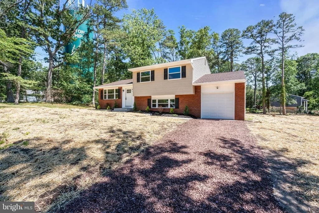 Photo of 143 OAK PINES BOULEVARD