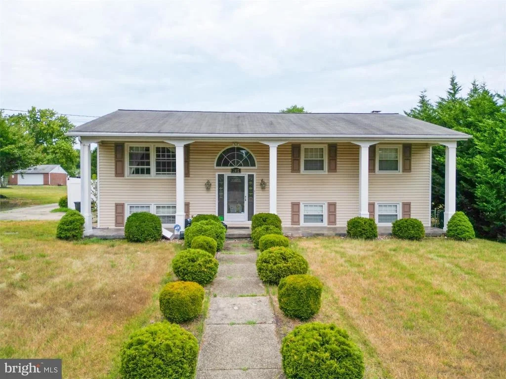 Photo of 7402 LOCUST DRIVE