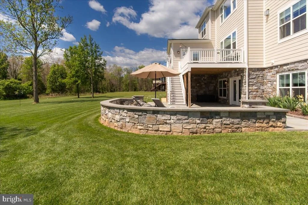 Photo of 7172 MEADOWBROOKE DRIVE