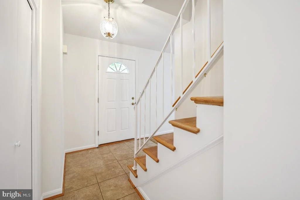 Photo of 882 DIAMOND DRIVE