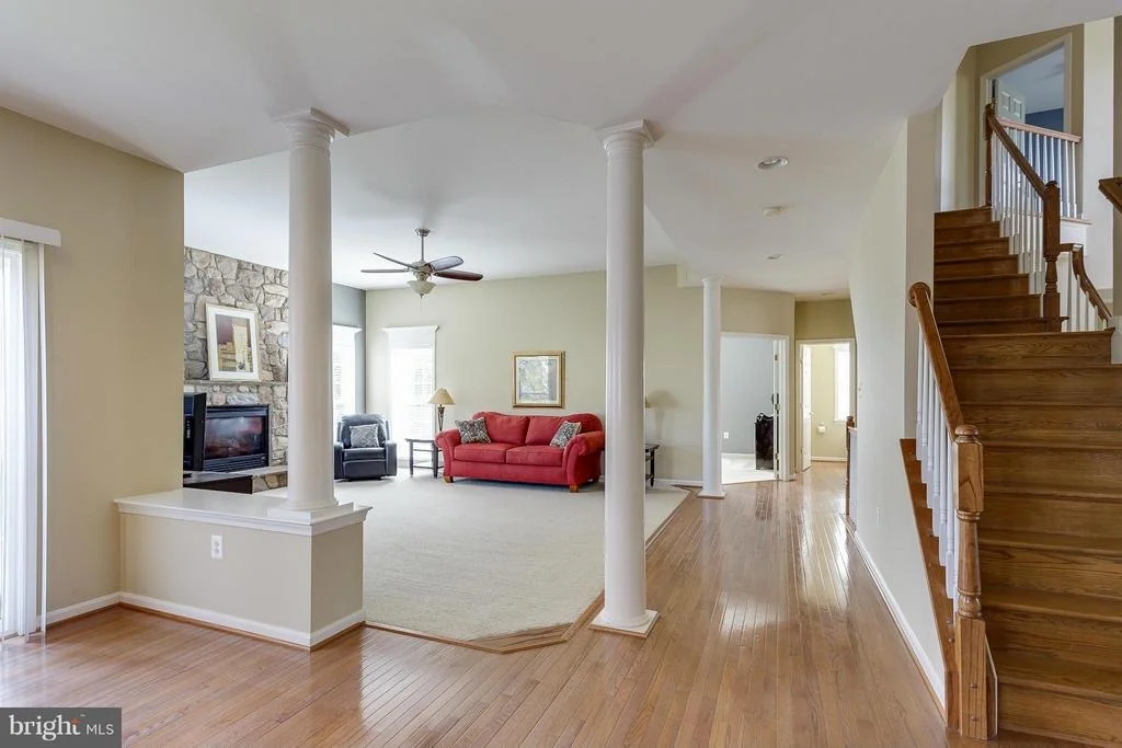 Photo of 619 PINEVIEW COURT