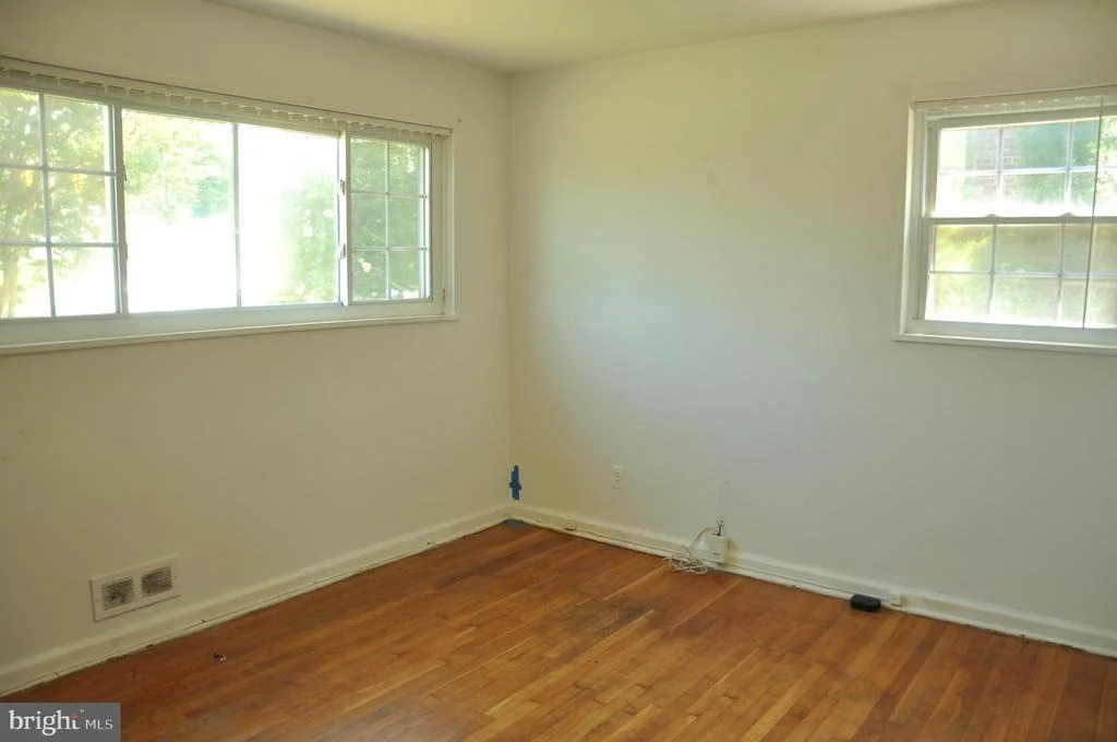 Photo of 11712 VEIRS MILL ROAD