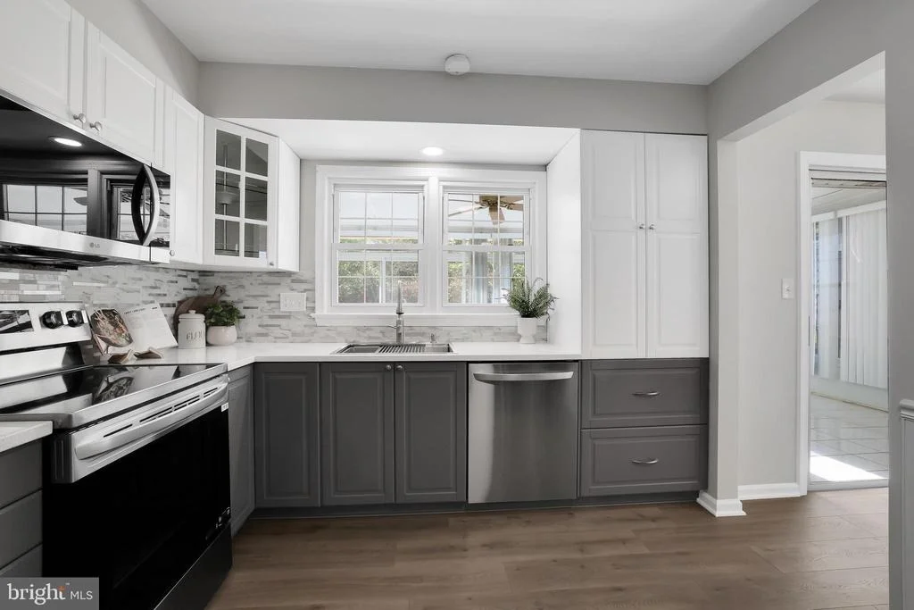 Photo of 833 LOXFORD TERRACE