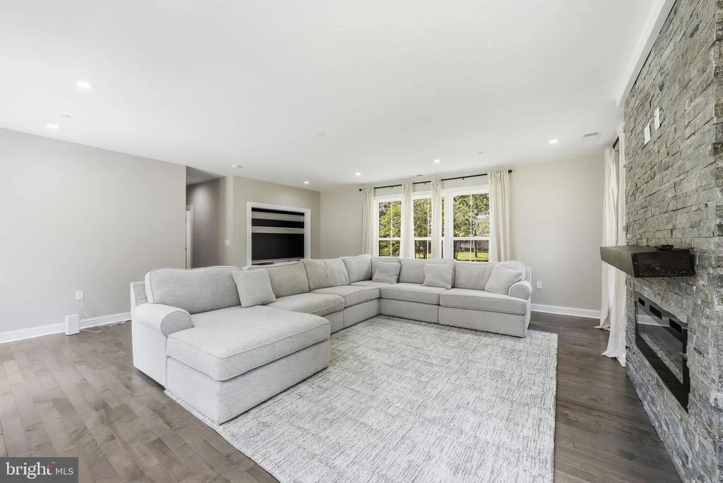 Photo of 1211 LINTON LANE