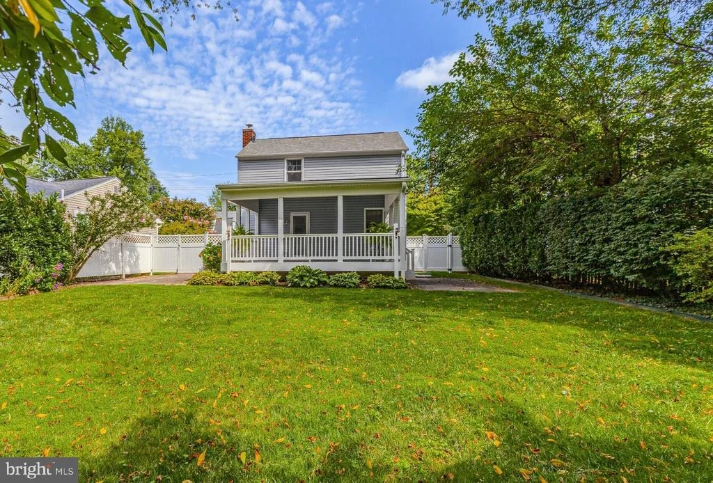 Photo of 717 MAPLETON ROAD
