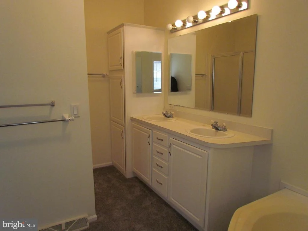 Photo of 402 MOORE PLACE