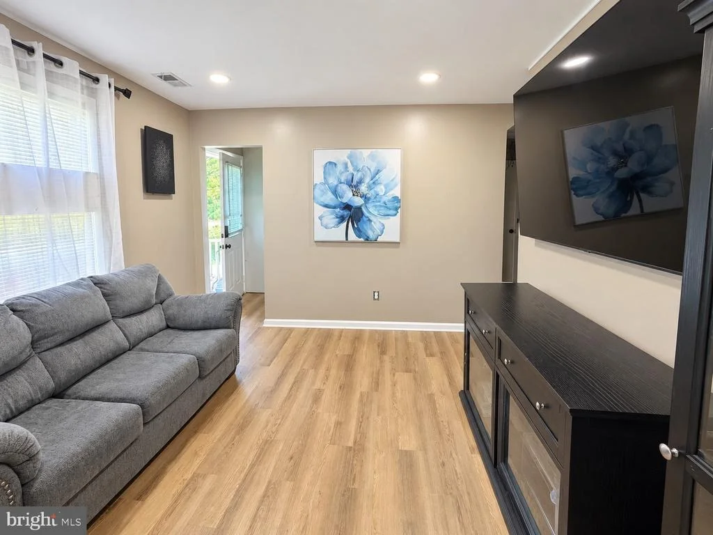 Photo of 6809 LOU LANE