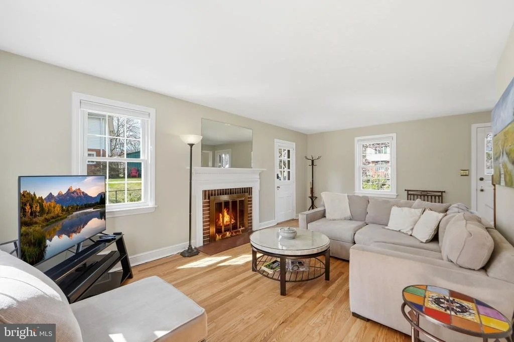 Photo of 2406 CHURCHILL ROAD