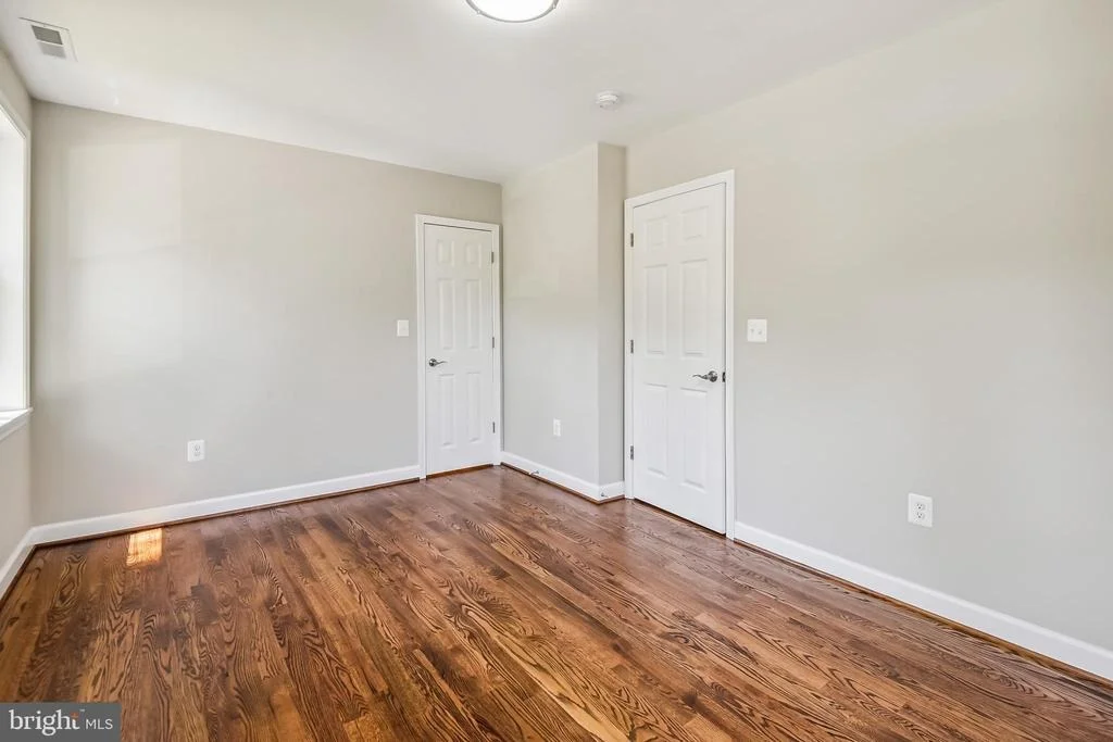 Photo of 3033 WAYNE ROAD