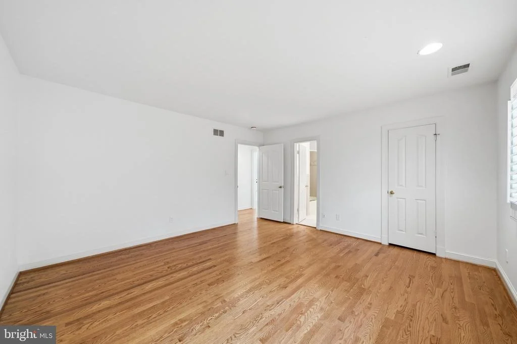 Photo of 9801 BENTCROSS DRIVE