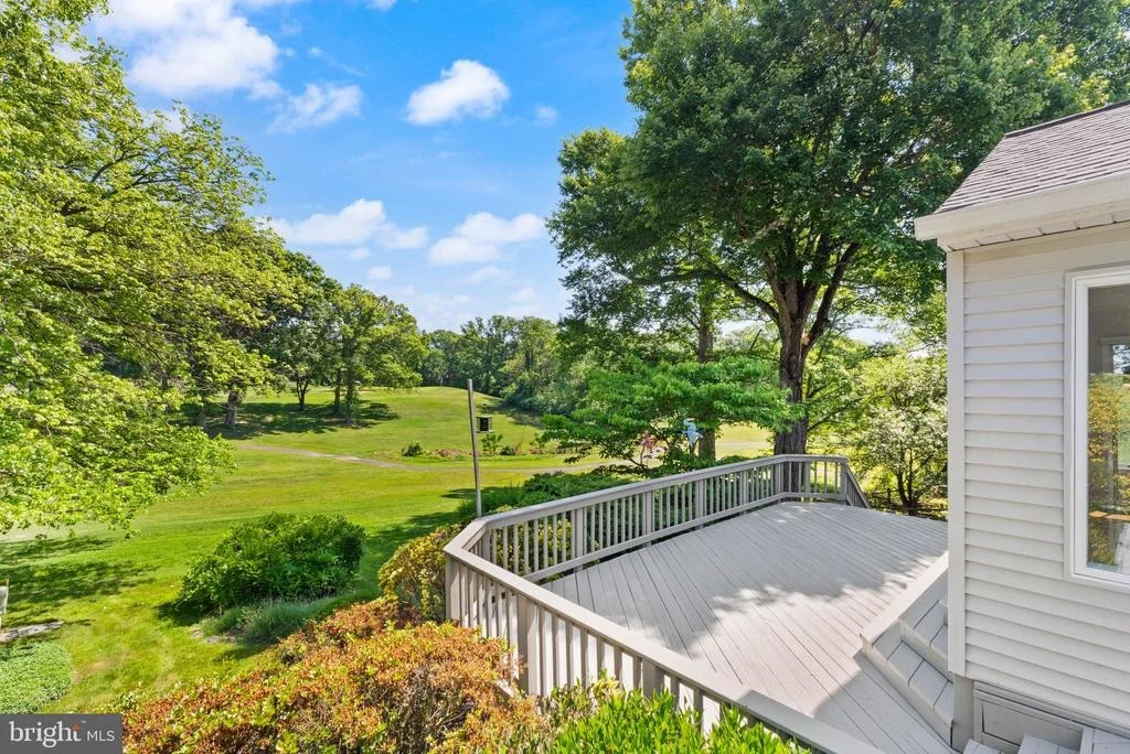 Photo of 2037 DURAND DRIVE