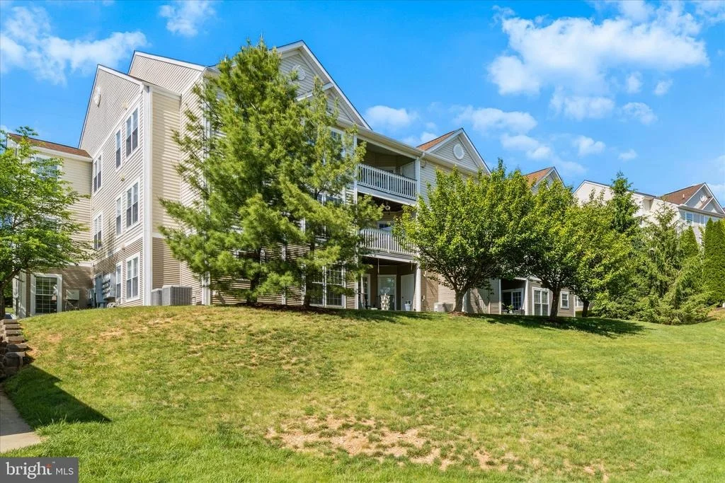 Photo of Unit 2C at 2507 SHELLEY CIRCLE