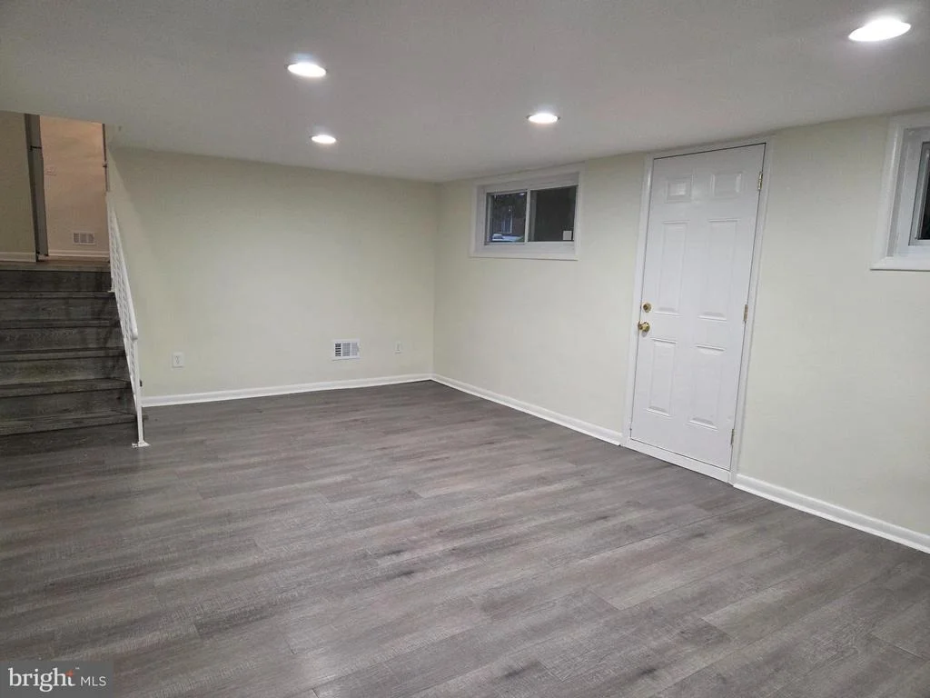 Photo of 5912 WINNER AVENUE