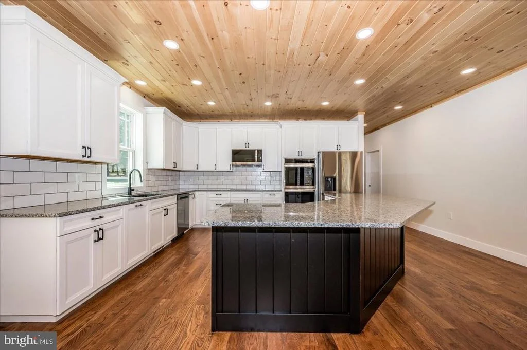 Photo of 460 SHADE TREE LANE