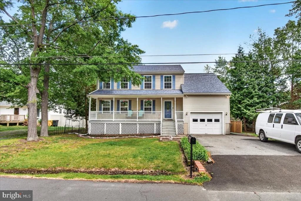 Photo of 3847 HOLLY DRIVE