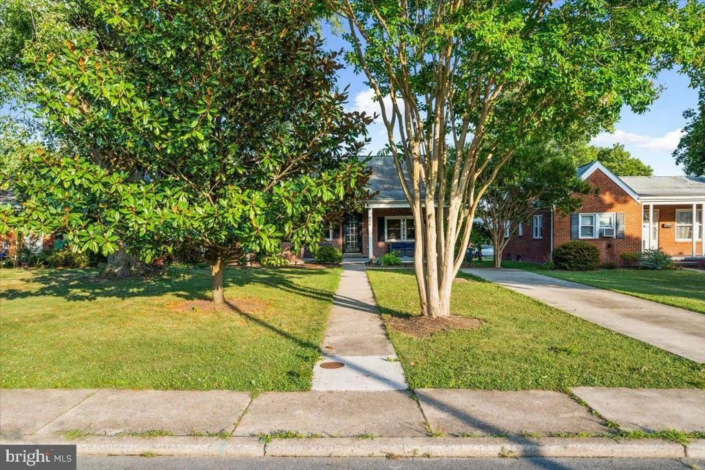 Photo of 604 LEE PLACE