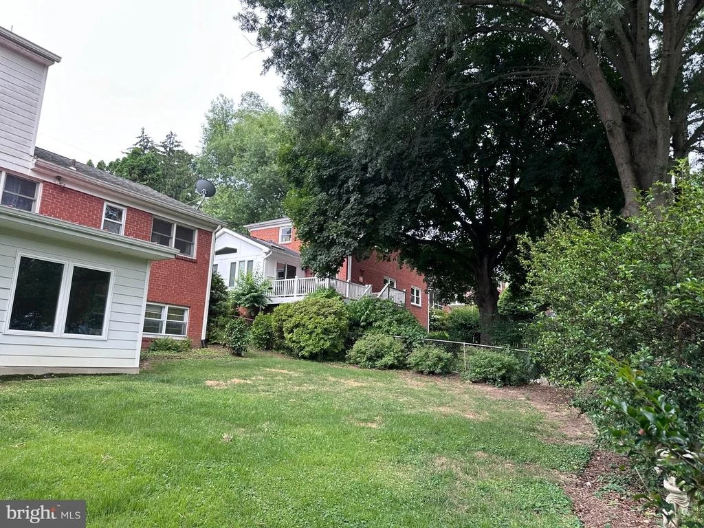 Photo of 5919 5TH ROAD N