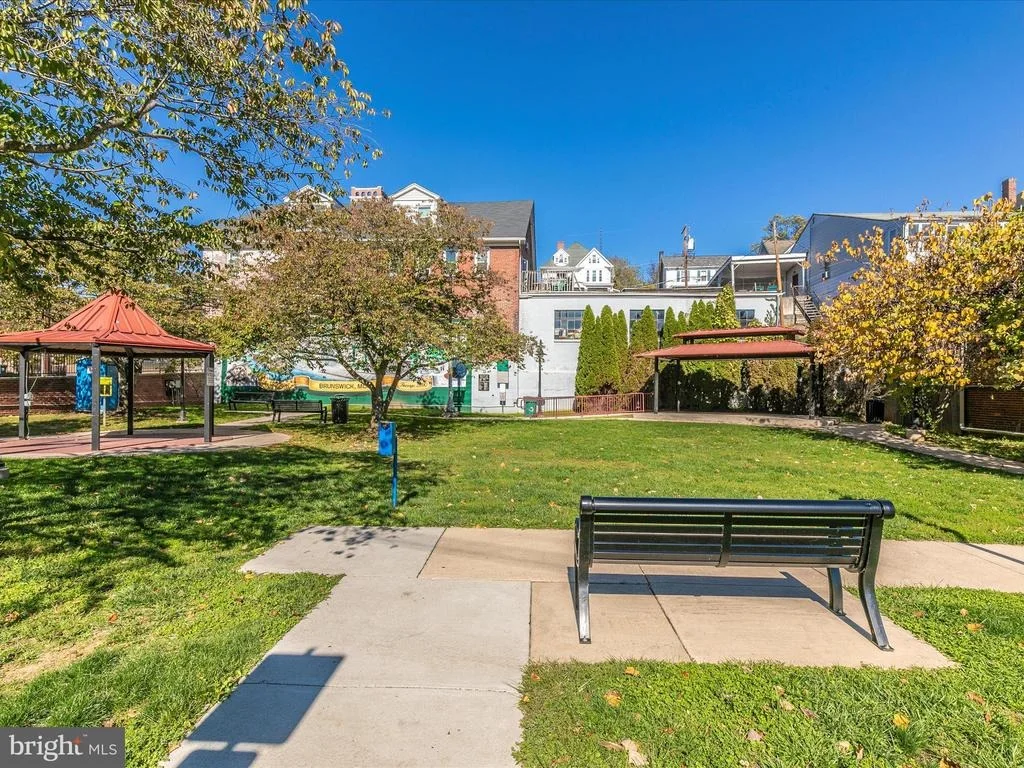 Photo of 1112 2ND AVENUE