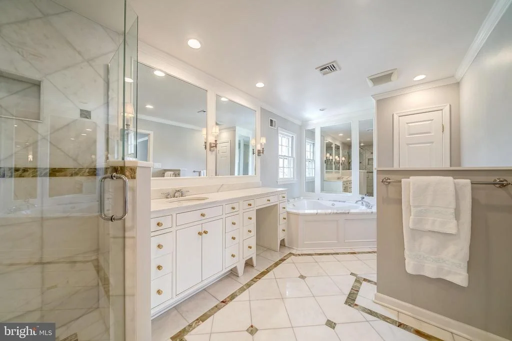Photo of 6202 NETHERCOMBE COURT