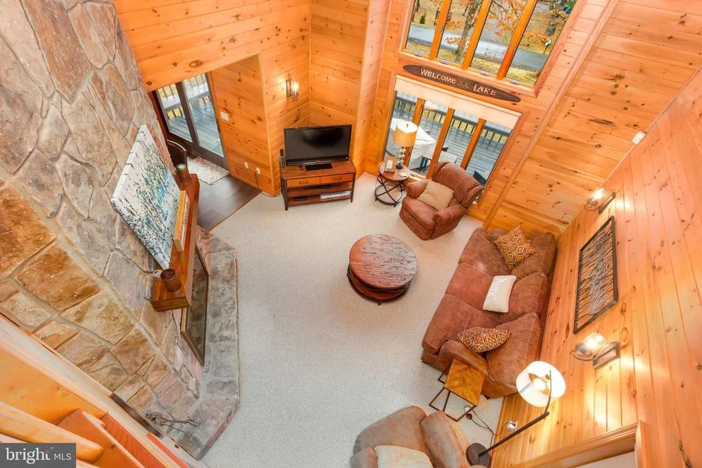 Photo of 925 PINE TREE POINT ROAD