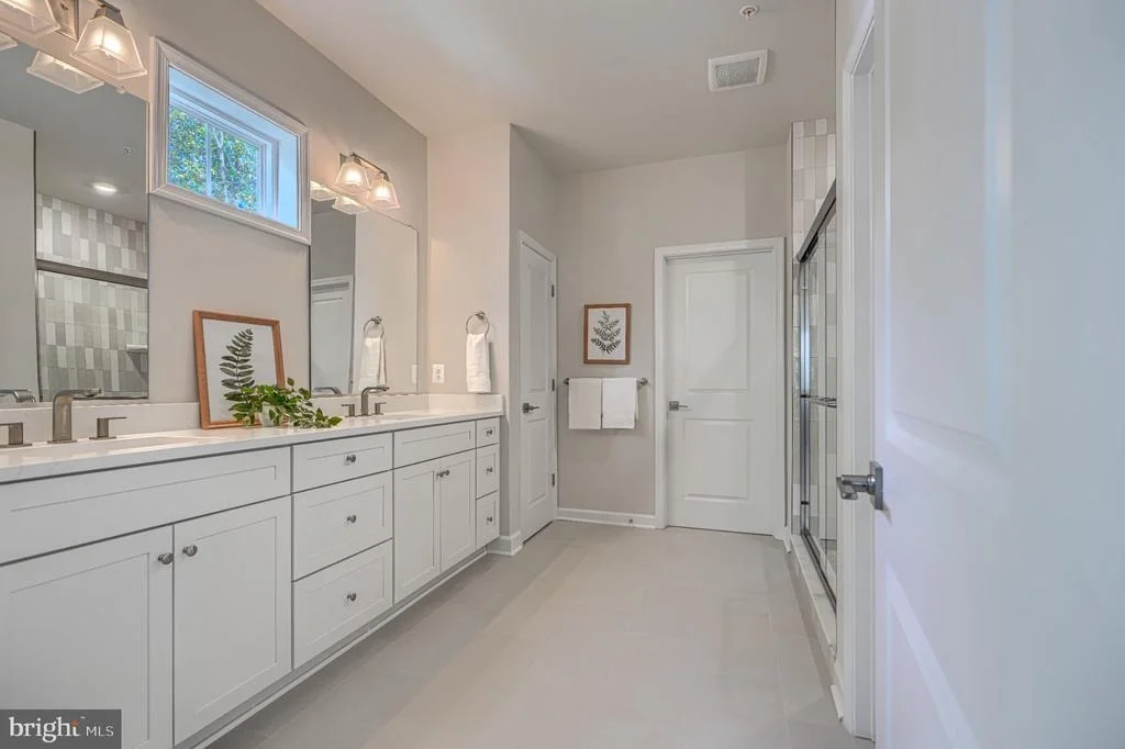 Photo of 6060 FLOREY ROAD