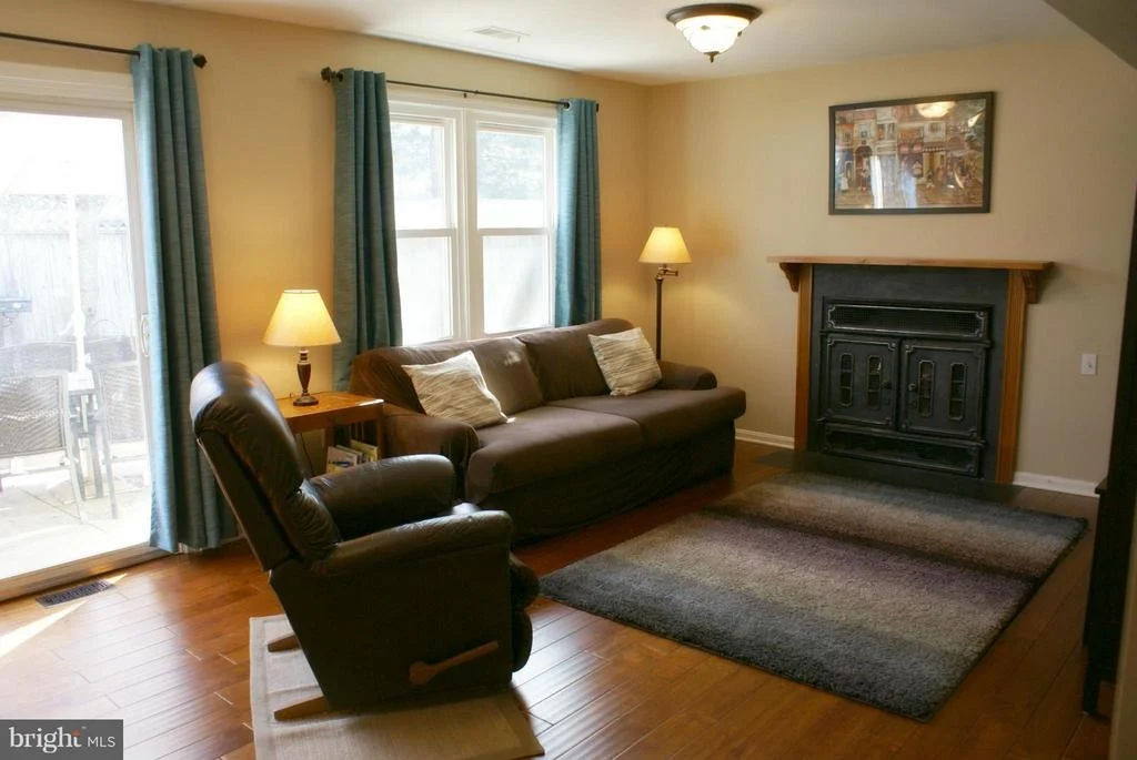 Photo of 180 STONEYBROOK COURT