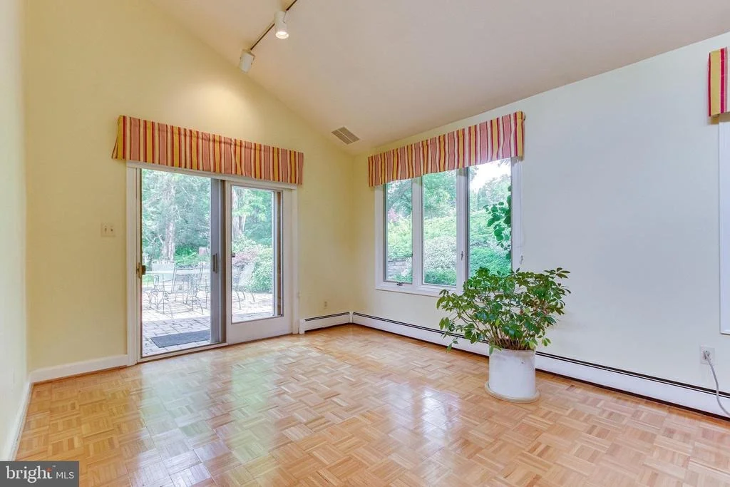 Photo of 1343 SCOTTS RUN ROAD