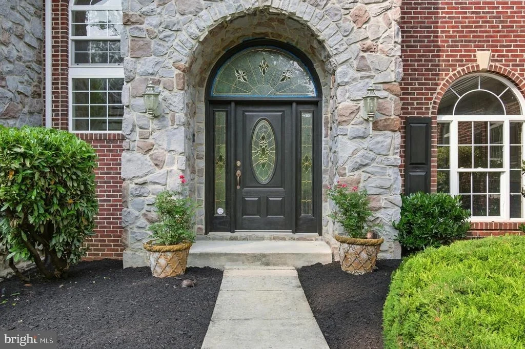 Photo of 1002 COVINGTON WAY