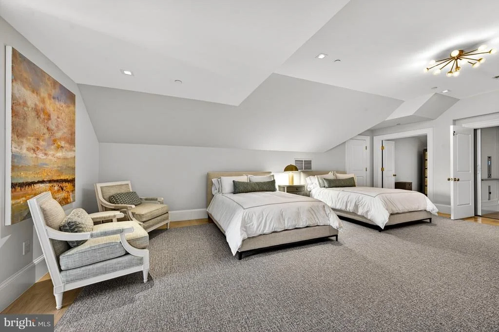 Photo of 4432 CHESTNUT LANE NW