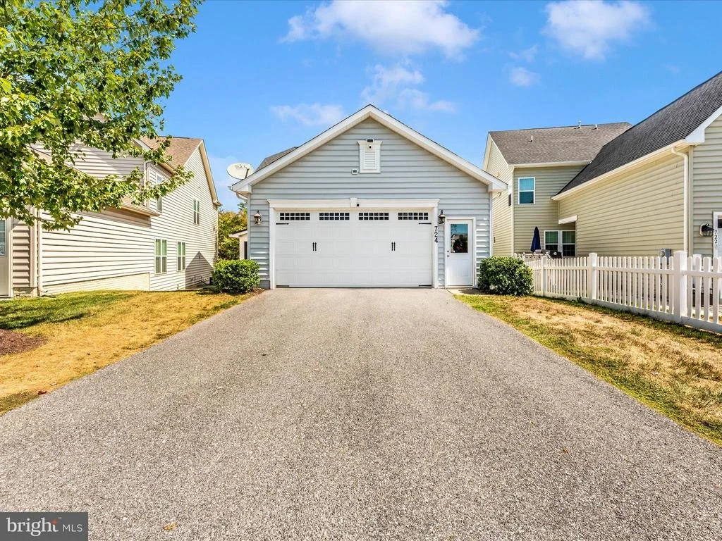 Photo of 724 POTOMAC VIEW PARKWAY