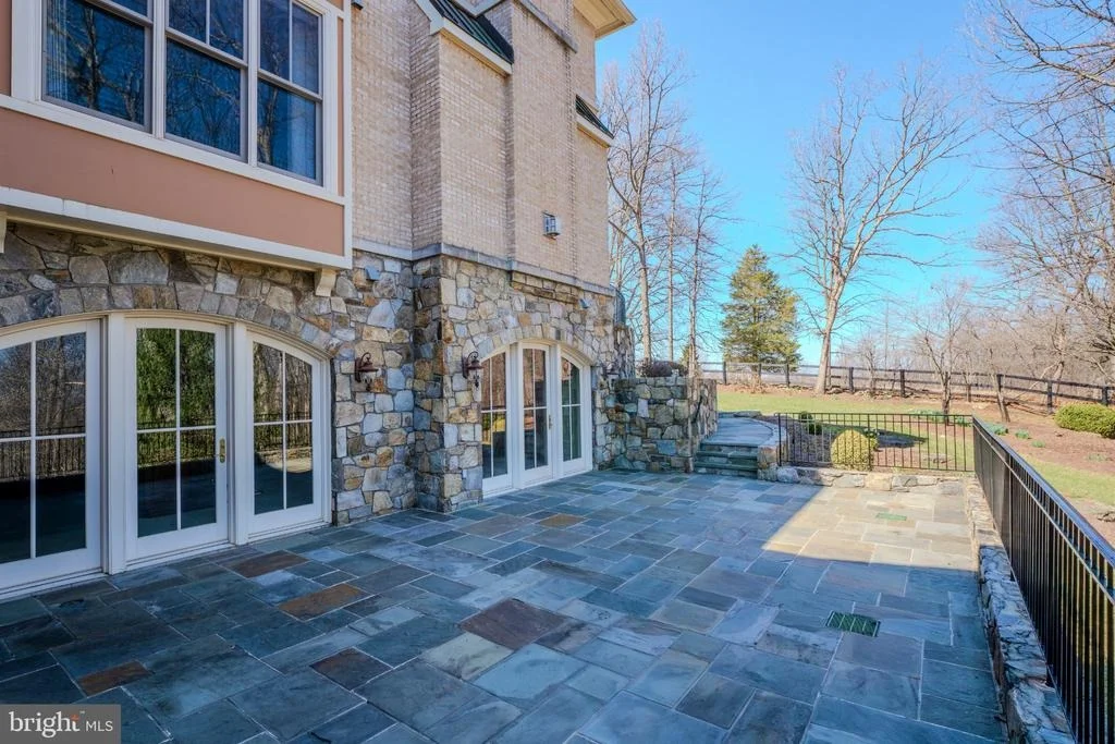Photo of 40436 BEACON HILL DRIVE