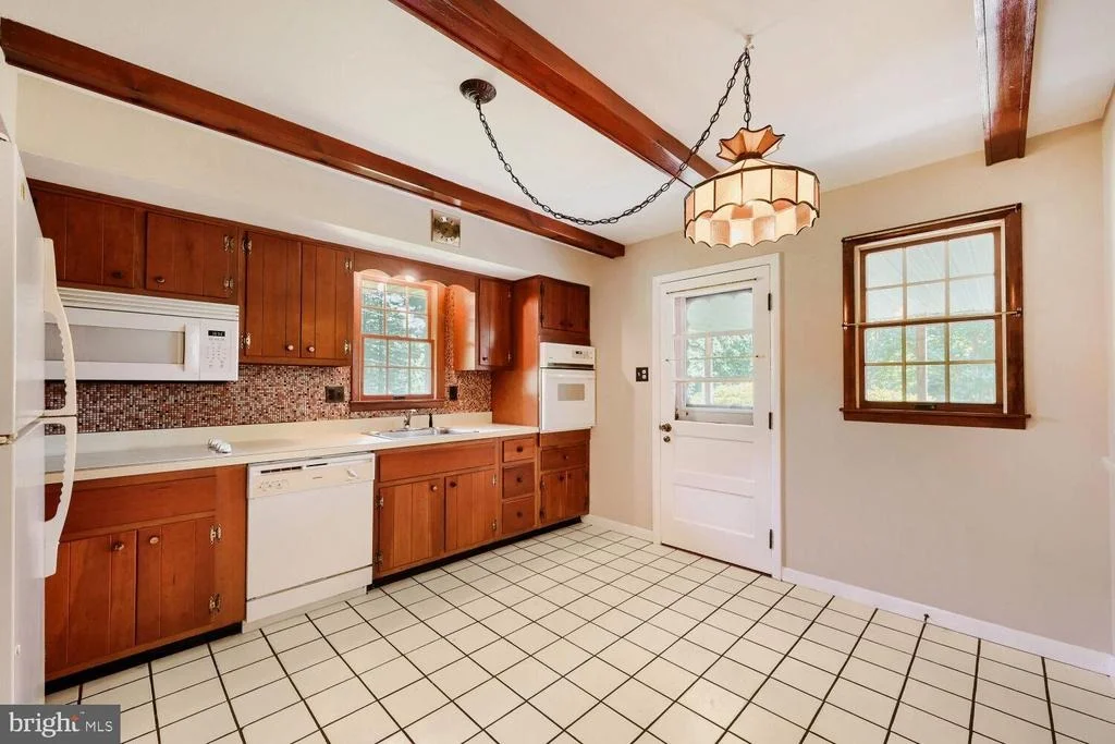 Photo of 304 PINE CIRCLE