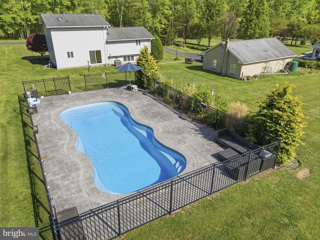 Photo of 3710 HILLTOP DRIVE