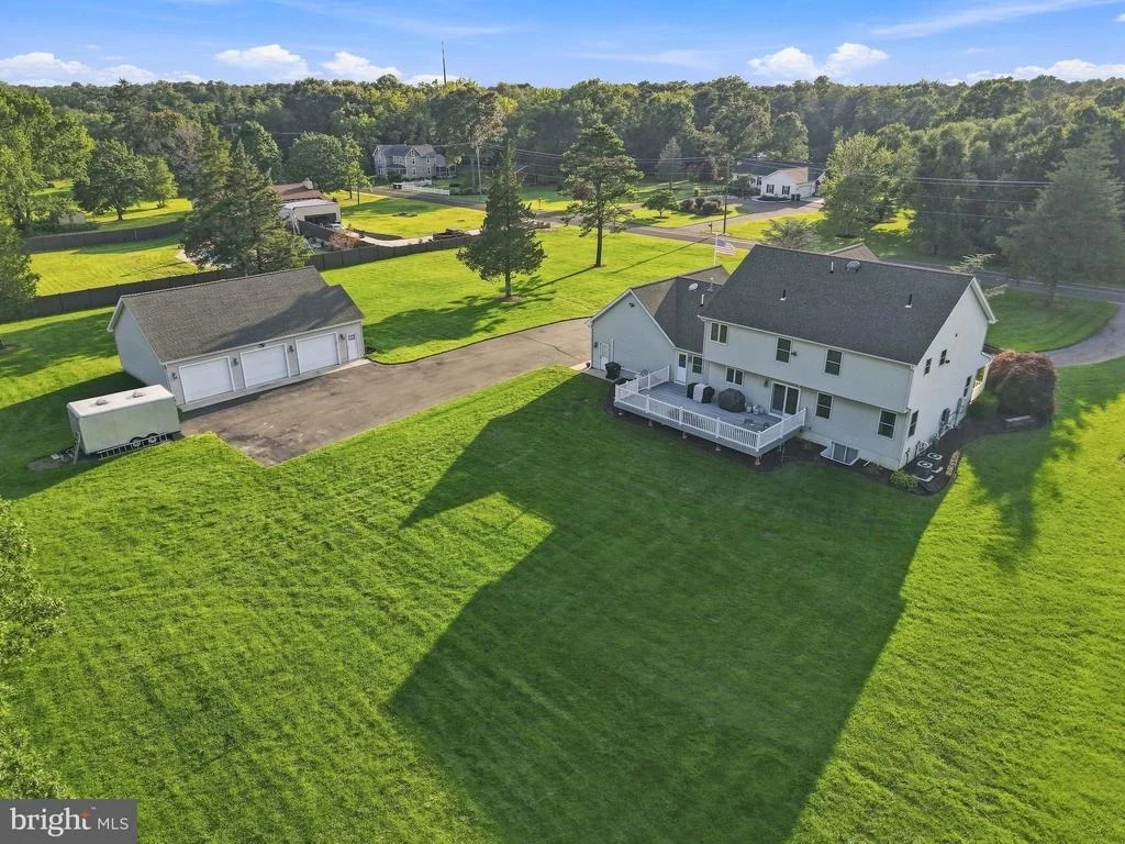 Photo of 646 ALBERTSON ROAD