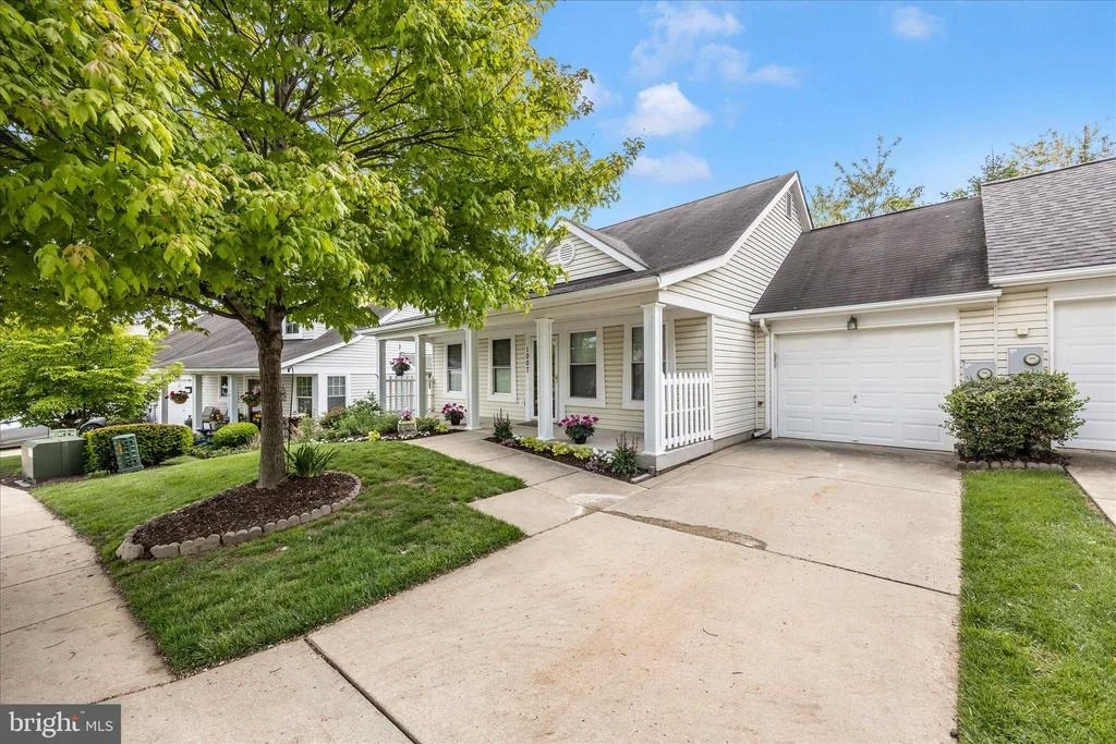 Photo of 1007 PARADE LANE