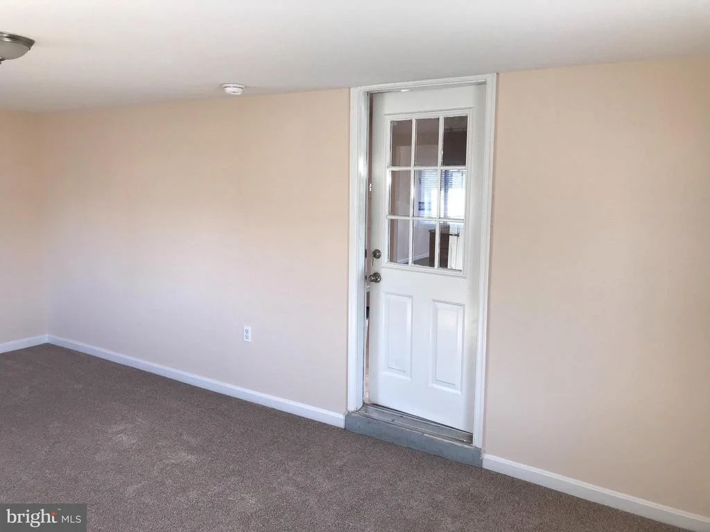 Photo of 6200 AUTH ROAD