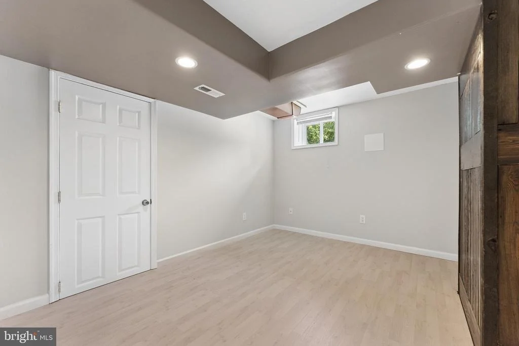 Photo of 8816 SAUNDERS LANE