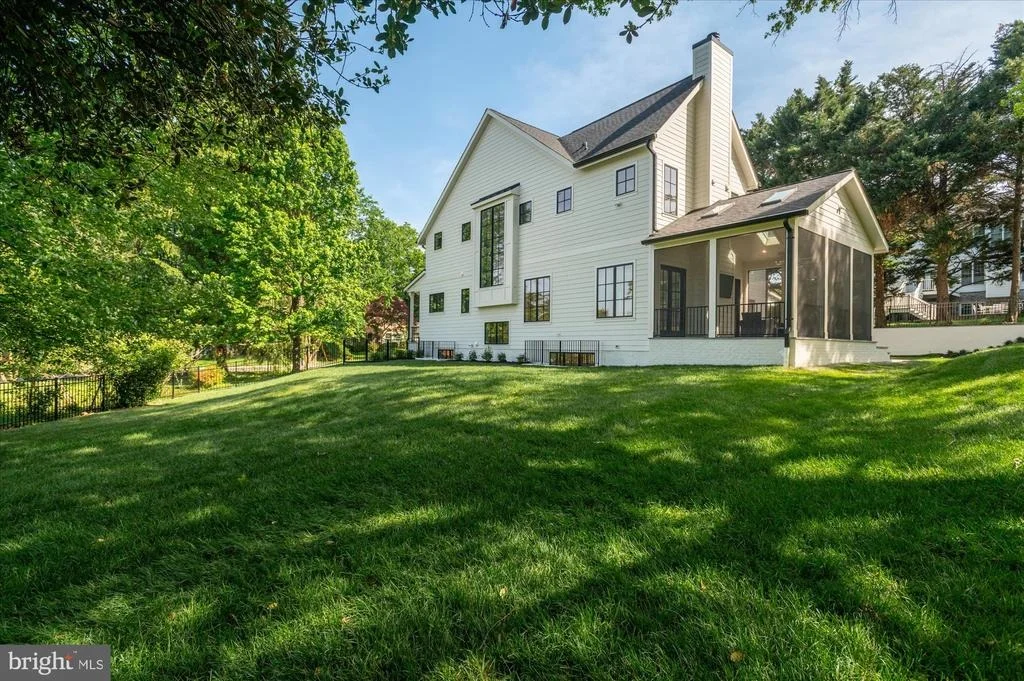 Photo of 1800 MONZA ROAD