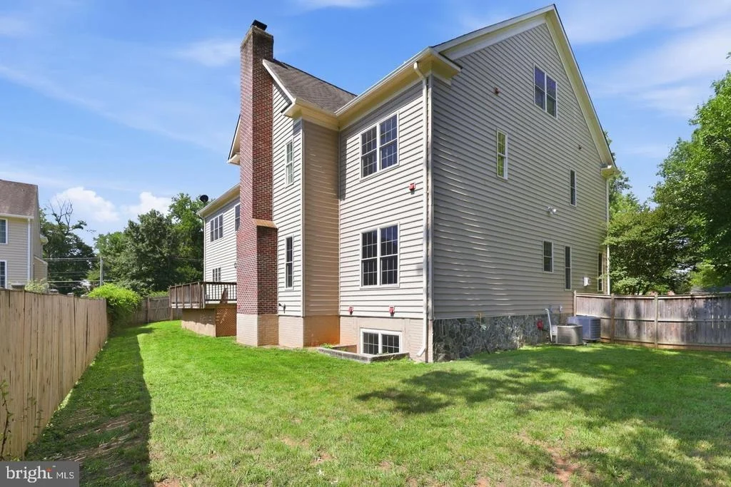Photo of 8813 OAK LEAF DRIVE