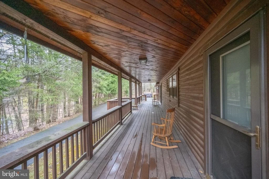 Photo of 526 GLEANINGS DRIVE