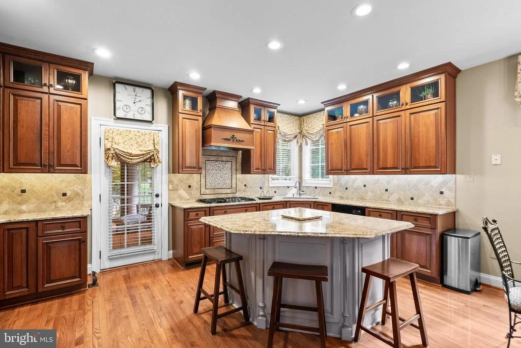 Photo of 4918 DOWNLAND TERRACE