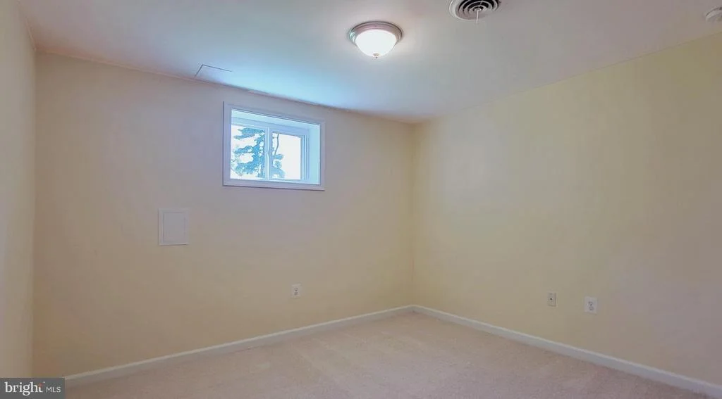 Photo of 3926 HOWARD STREET