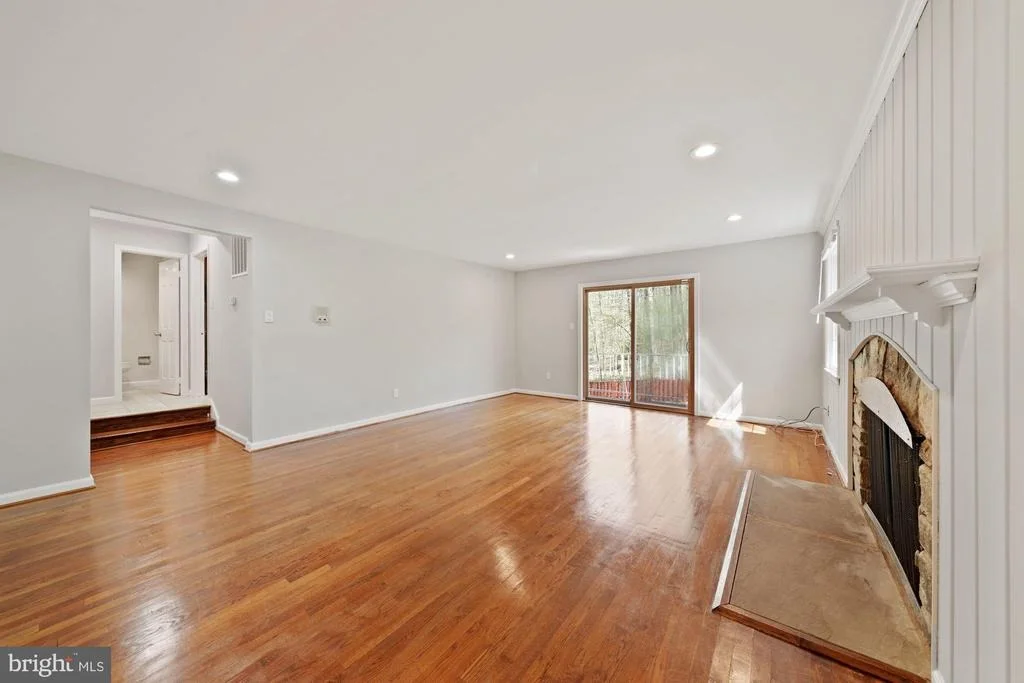 Photo of 1445 LAUREL HILL ROAD